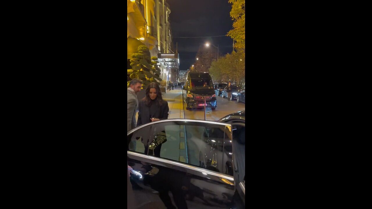 Is she relevant? #evalongoria in #paris ! #actress #celebrity #stars