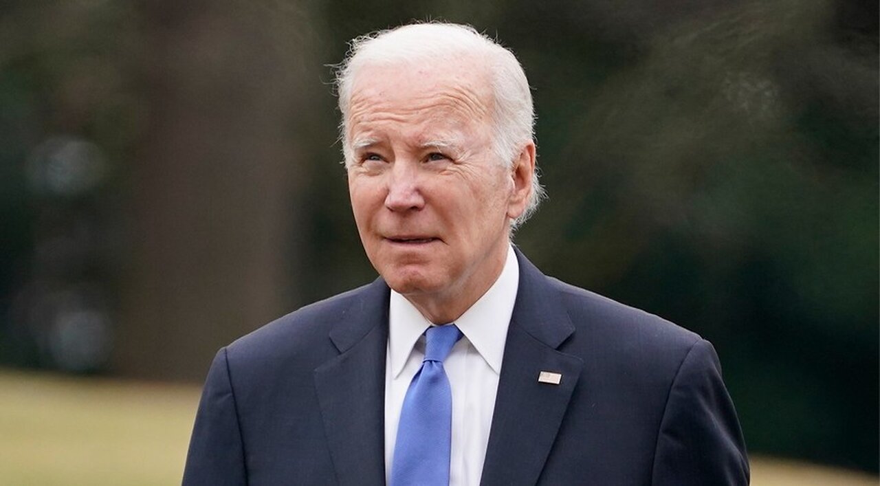 Joe Biden Goes Full Creeper on a Reporter, Makes Absolutely No Sense