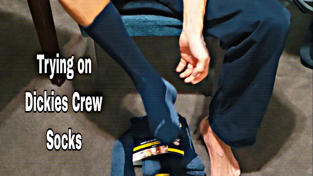 Dickies Men's Crew Socks Try On