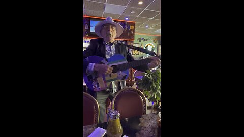 Getting a performance eating lunch @ La Esquina De La Fama in Little Havana, Miami