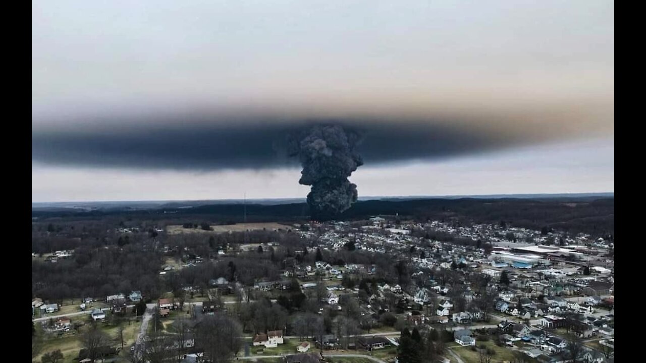 Ohio Train Wreck - Huge Toxic Vinyl Chloride Threat