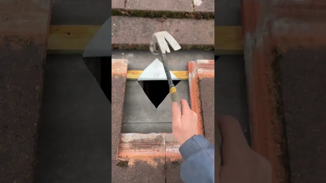 Fitting a Redland Stonewold Vent Roof Tile - Ubbink UB19