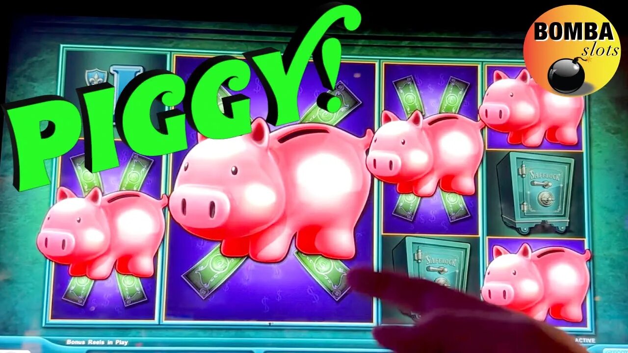 PIGGY & PANDA! #casino #lasvegas #slotmachine