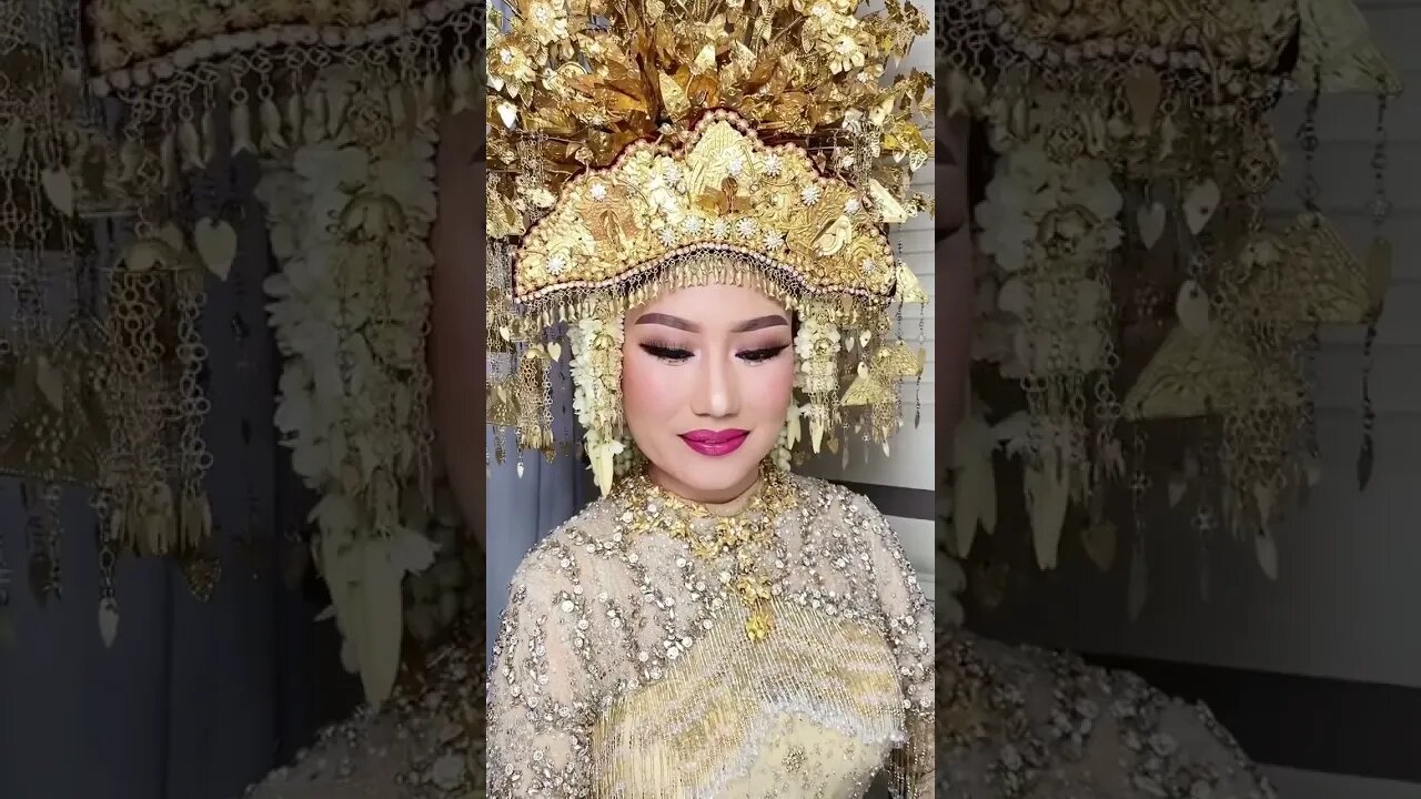 Tampil Cantik & Anggun di Hari Pernikahan ! Pengantin Pakaian Adat Sumatera Selatan Modifikasi