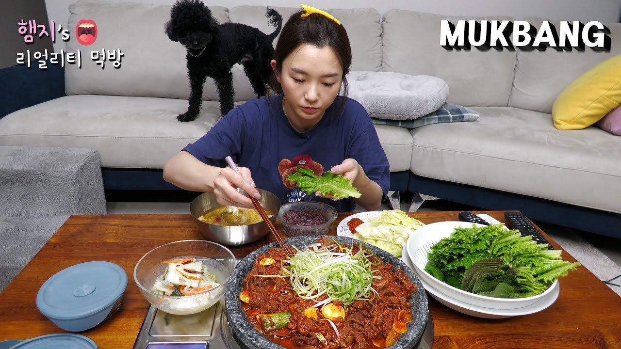 Spicy Beef Bulgogi & Cabbage Soybean Soup ★ ft. White Kimchi, Various Lettuces