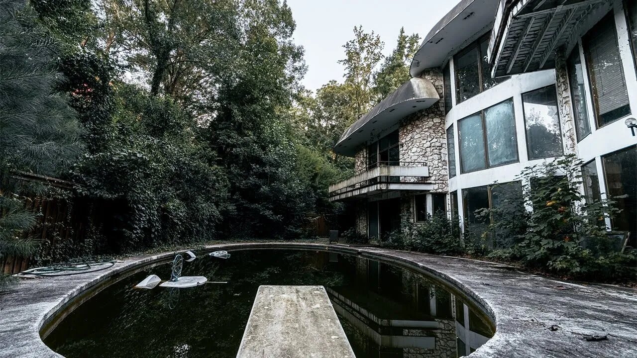 Abandoned Flint Stone Mansion With Massive Swimming Pool Found In The Middle Of Nowhere