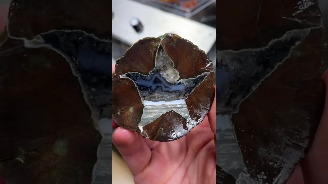 Star inside cut thunder egg ⭐️