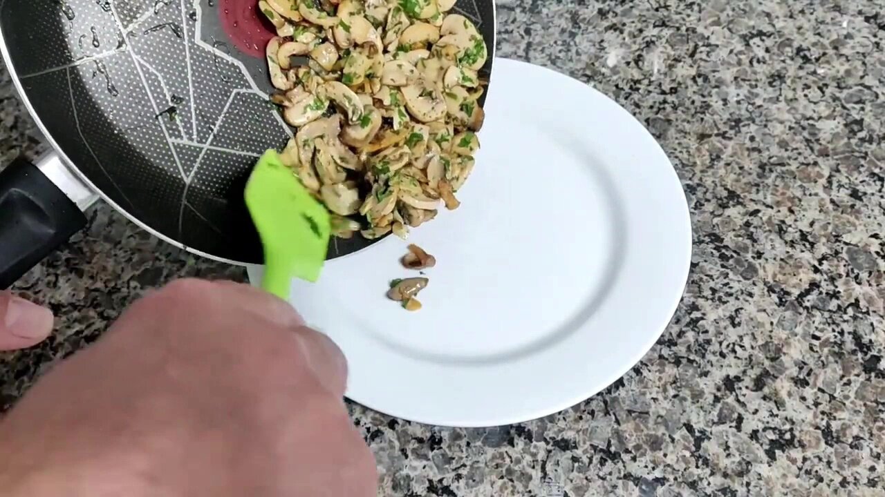 mushrooms sautéed in olive oil