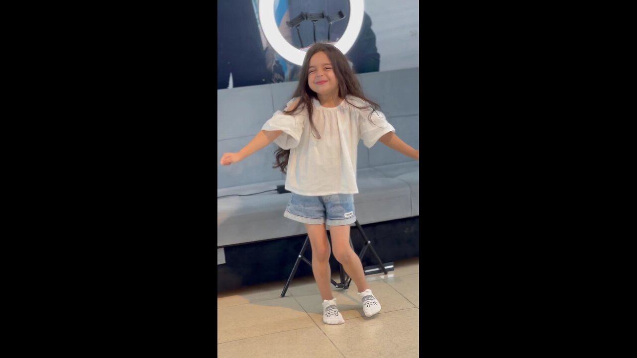 Cute 🥰 Girl dance 🪩🩰 #rumble #rumbleshorts #cutegirl #dance #music