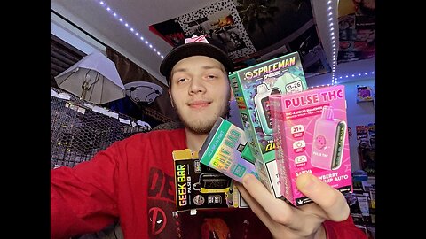 Reviewing GeekBar Banana taffy freeze & PrivBar Alaskan mint/Unboxing DisposableClouds305 pack!!