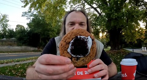 Tim Hortons Dream Oreo cookie and Dream chunk Chocolate cookie + Caramilk Latte Canada Review