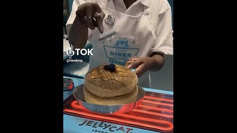 A NEW KIND OF FOOD👩‍🍳🥞🎂🥧🍩ON THE MENU🥯🧇👨‍🍳🍰💫