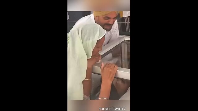 Parents Bid a Tearful 😢 Goodbye to Sidhu Moose Wala
