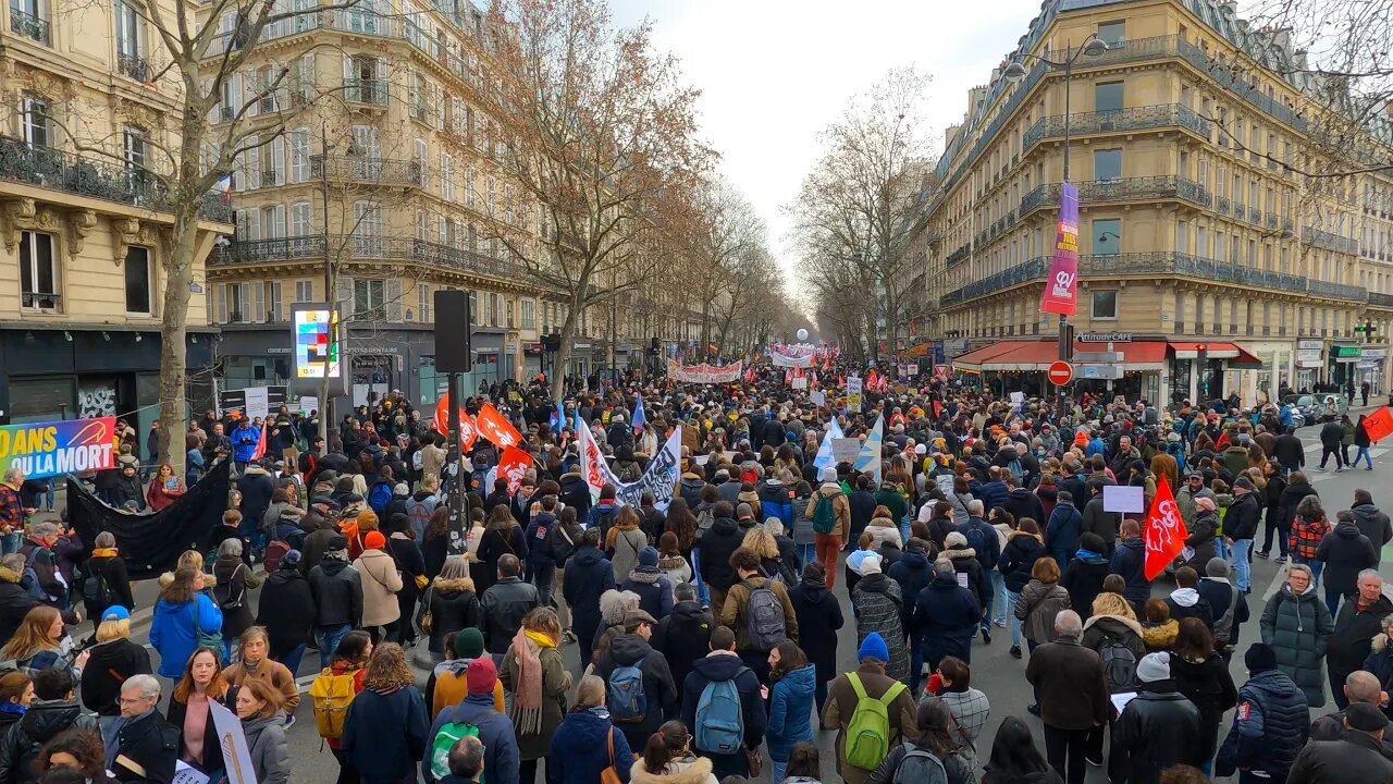 Manifestation contre la réforme des retraites à Paris le 11/02/2023 - Vidéo 1