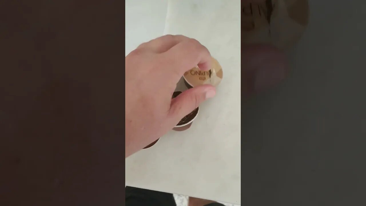reaproveite as cápsulas de café remova o o conteúdo depois de usado e recicle