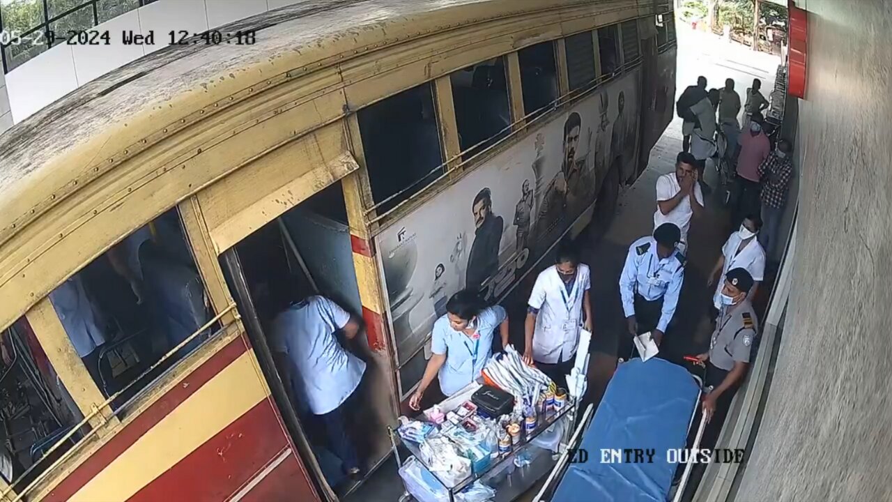 WOMAN DELIVERS BABY ON BUS IN INDIA