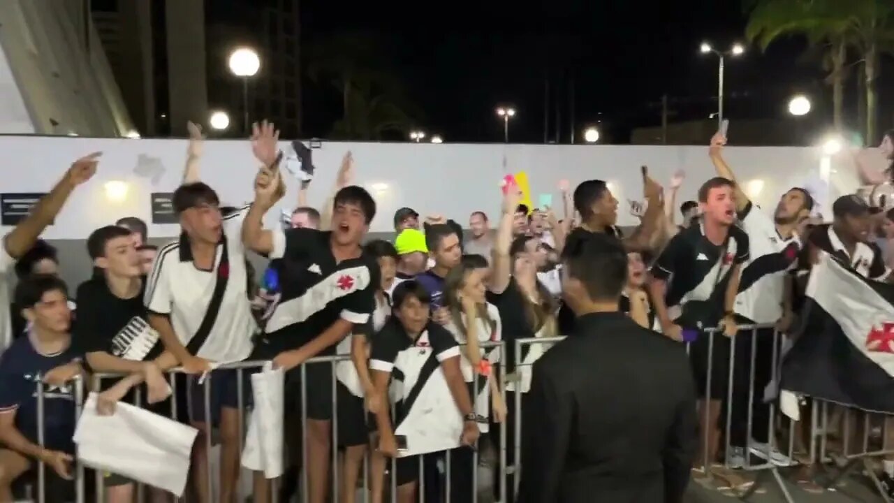 Vascaínos de Vitória recebendo o time na chegada a Vitória - Espírito Santo