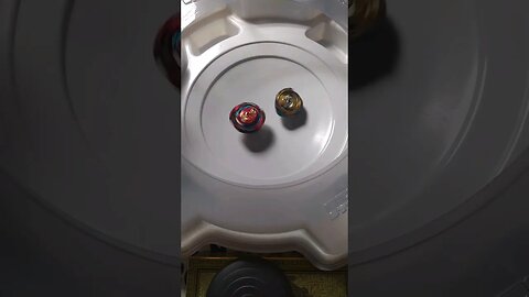mostrou quem manda #batalhadebeyblade #beyblade #beybladeburst
