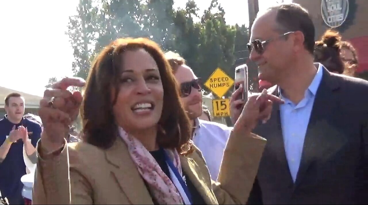 2018: Kamala Chants Down With Deportation!