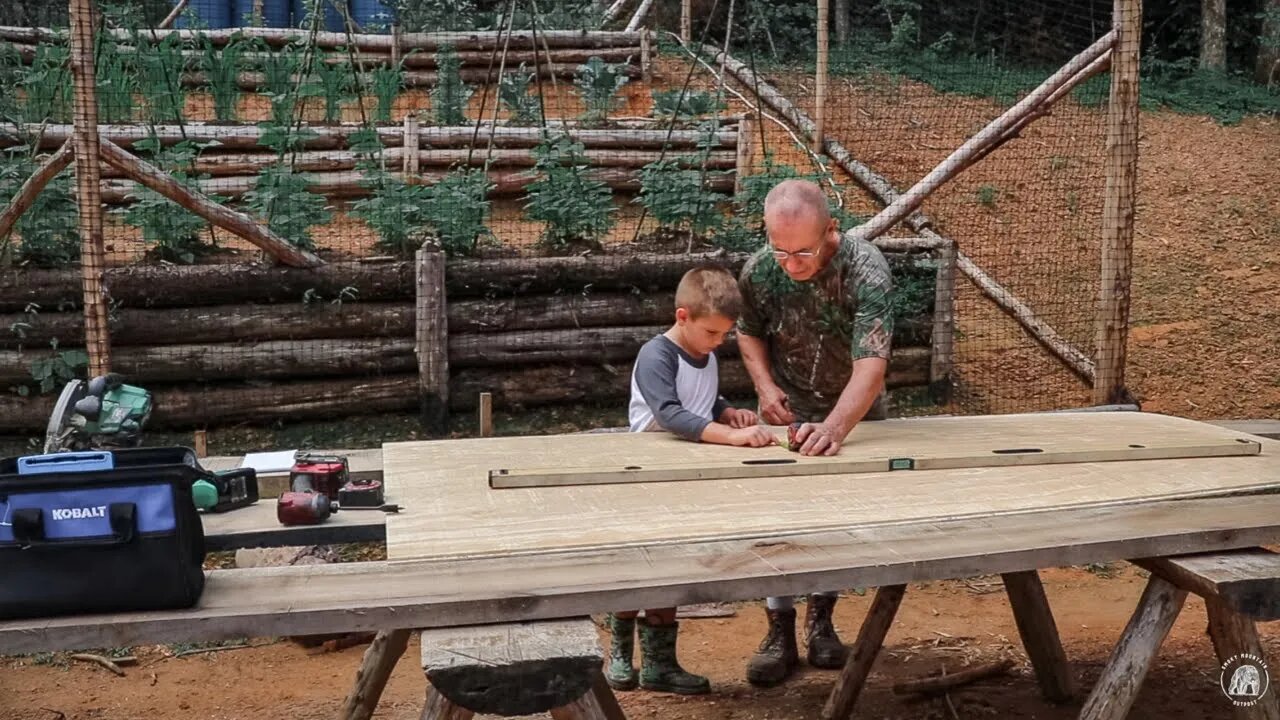 SMOKY MOUNTAIN TIMBER FRAME CABIN | INTERIOR, STAINING & HOMEMADE CUTTING BOARD