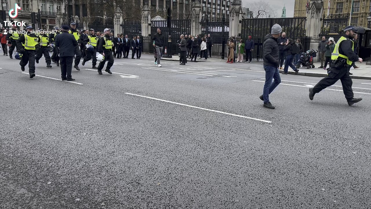 Londoners Not Allowed To Walk Around London On St. George’s Day