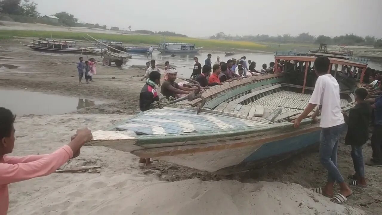 জনগন ইচ্ছা করলে সব পারে।পানী থেকে নাও ওপরে উঠানো।