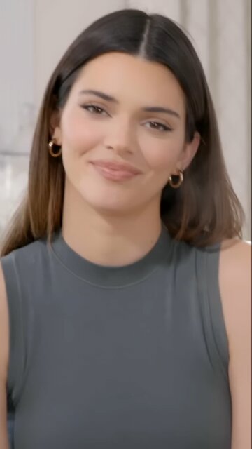 Kendall Jenner the away they become friend in new york ❤️❤️😍