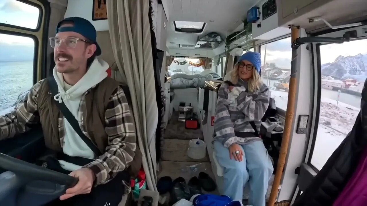 How we survive WINTER VAN LIFE at 22C Everything is BROKEN! 10