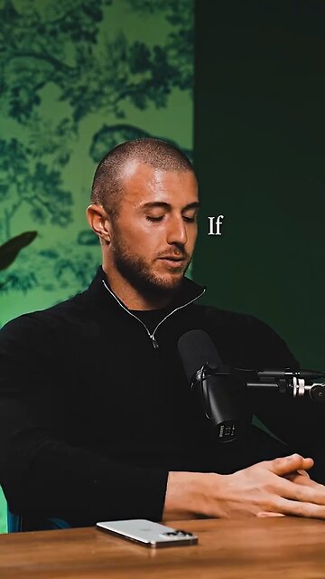 Constantly work on becoming the best version of yourself.🌱💪