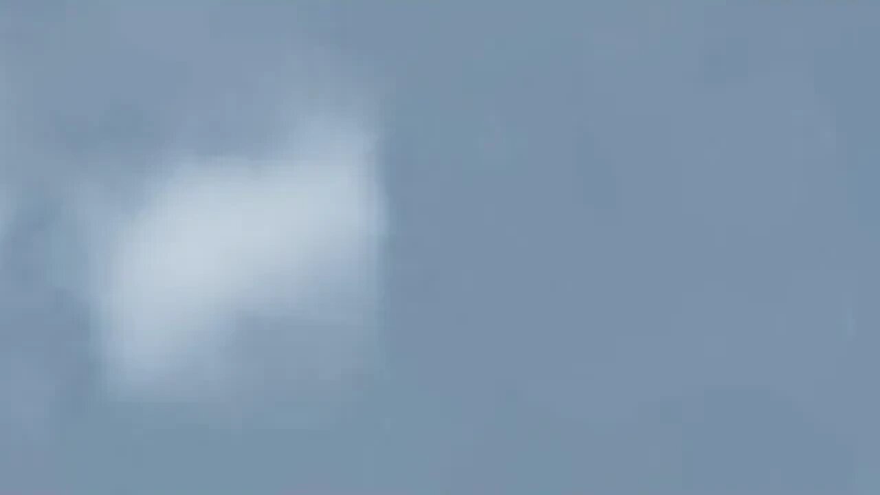 Small UFO overhead, intentional hyper UFO flyby