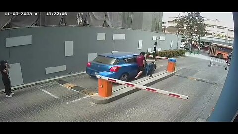 Meanwhile at the automatic car park barrier #trending Like 👍 and Subscribe