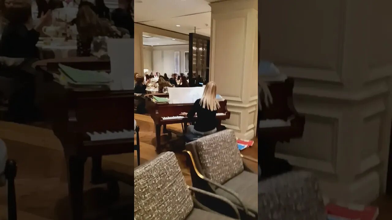 James Bond piano