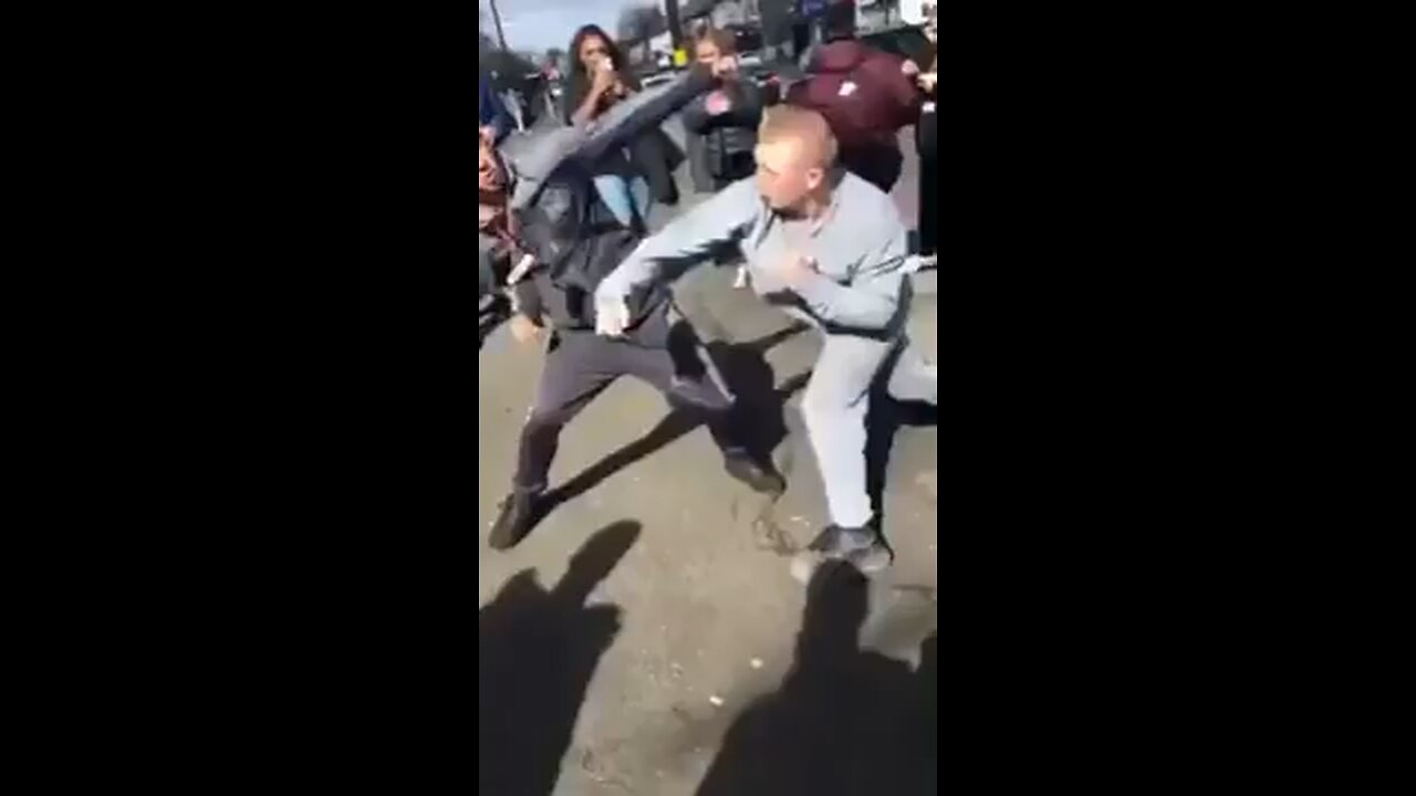 UK Street Fight 😂