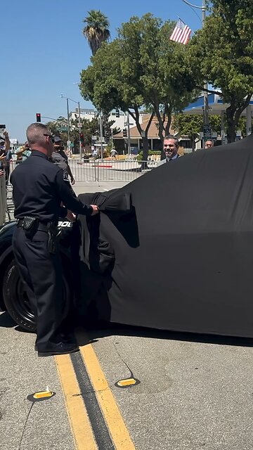 South Pasadena #California Police Department Gets New Tesla Cruisers #automobile 🚔 #viralvideo
