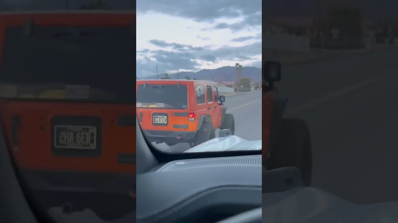 Jeep vs bronco raptor! They don’t want to race !!