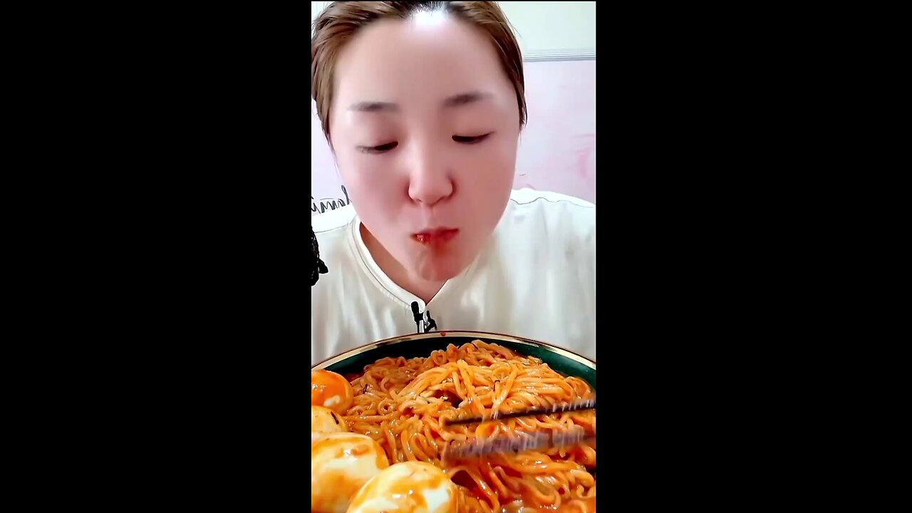 asmr Chinese food eating 😋 || #asmr #food #trending #likeforlikes #viral #chinese #eating #shorts