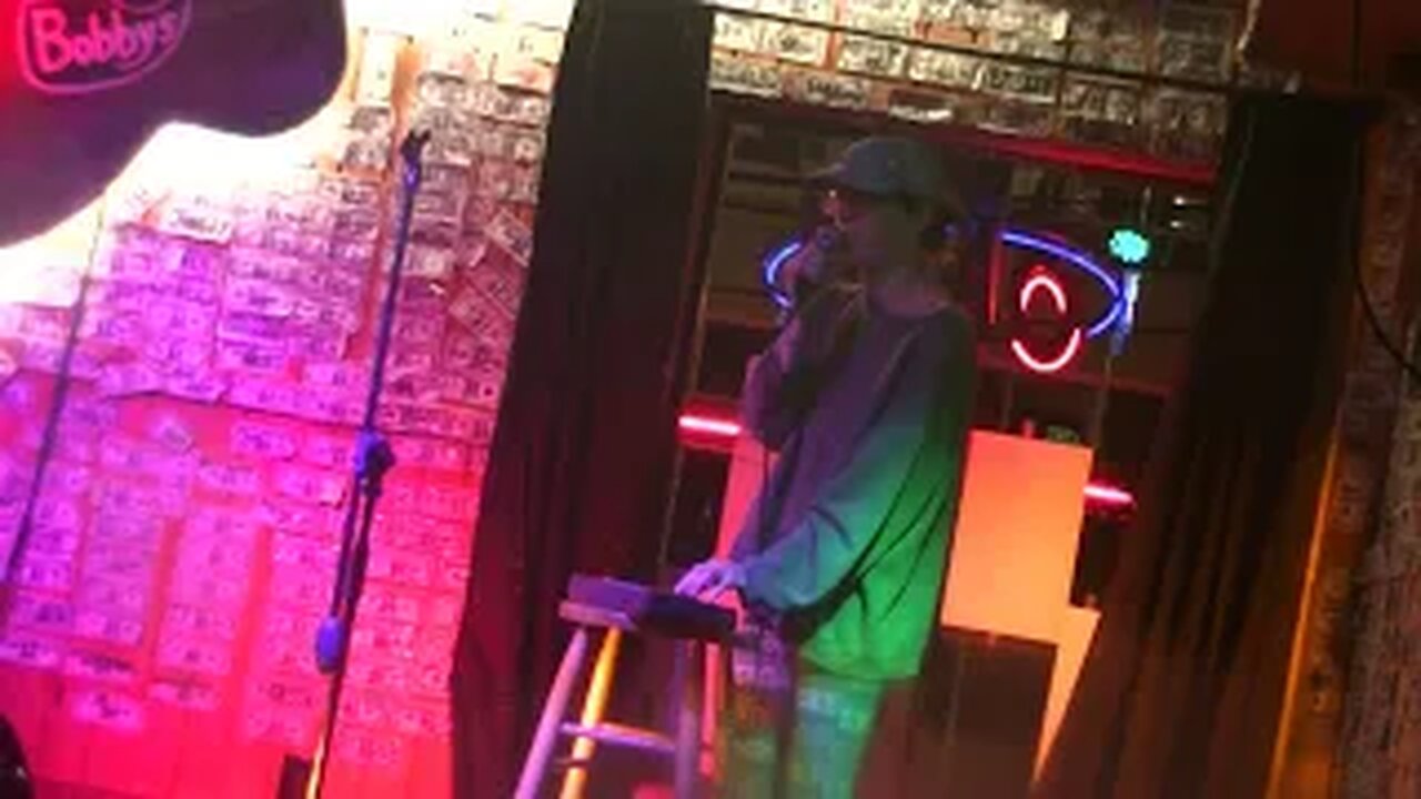 somebody just cracked open a beer *ag doin piano punk @ another shitty dive (bobby's idle hour)