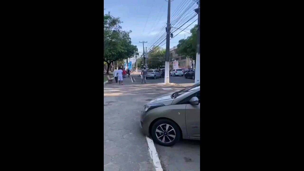 Machete wielding man gets a valuable lesson.