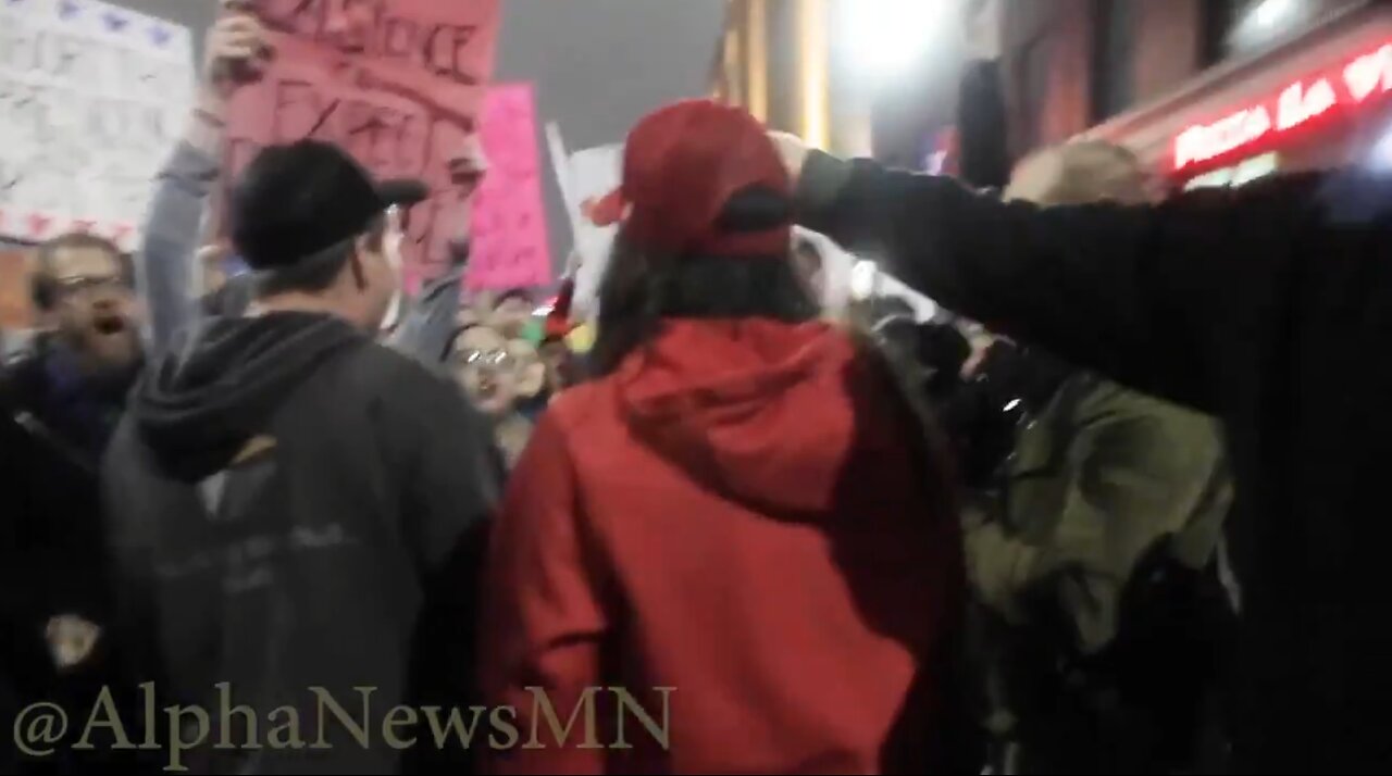 Oct 10 Minnesota 2019 trump rally 1.7 leftist mob surrounds trump supporters and steals hat