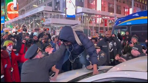 Man Sets Off Chaos In NYC After Smashing Cop Car Windshield