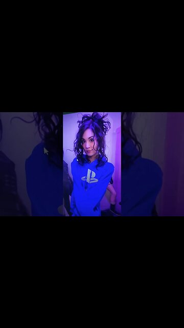 Melonie Mac Attacked By Neckbeard…