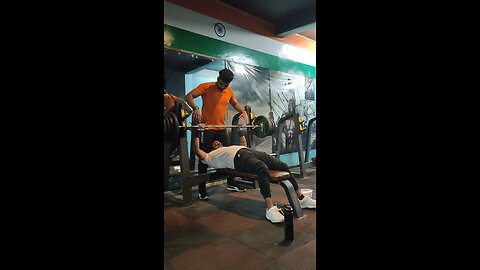 100 kg bench press