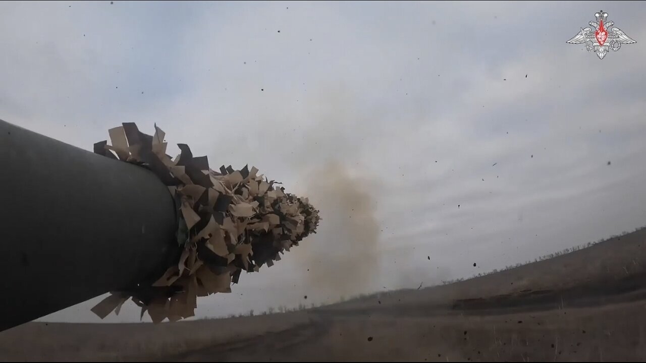 Russian T-80BV tanks destroy camouflaged dugouts, observation posts DENAZIFIED