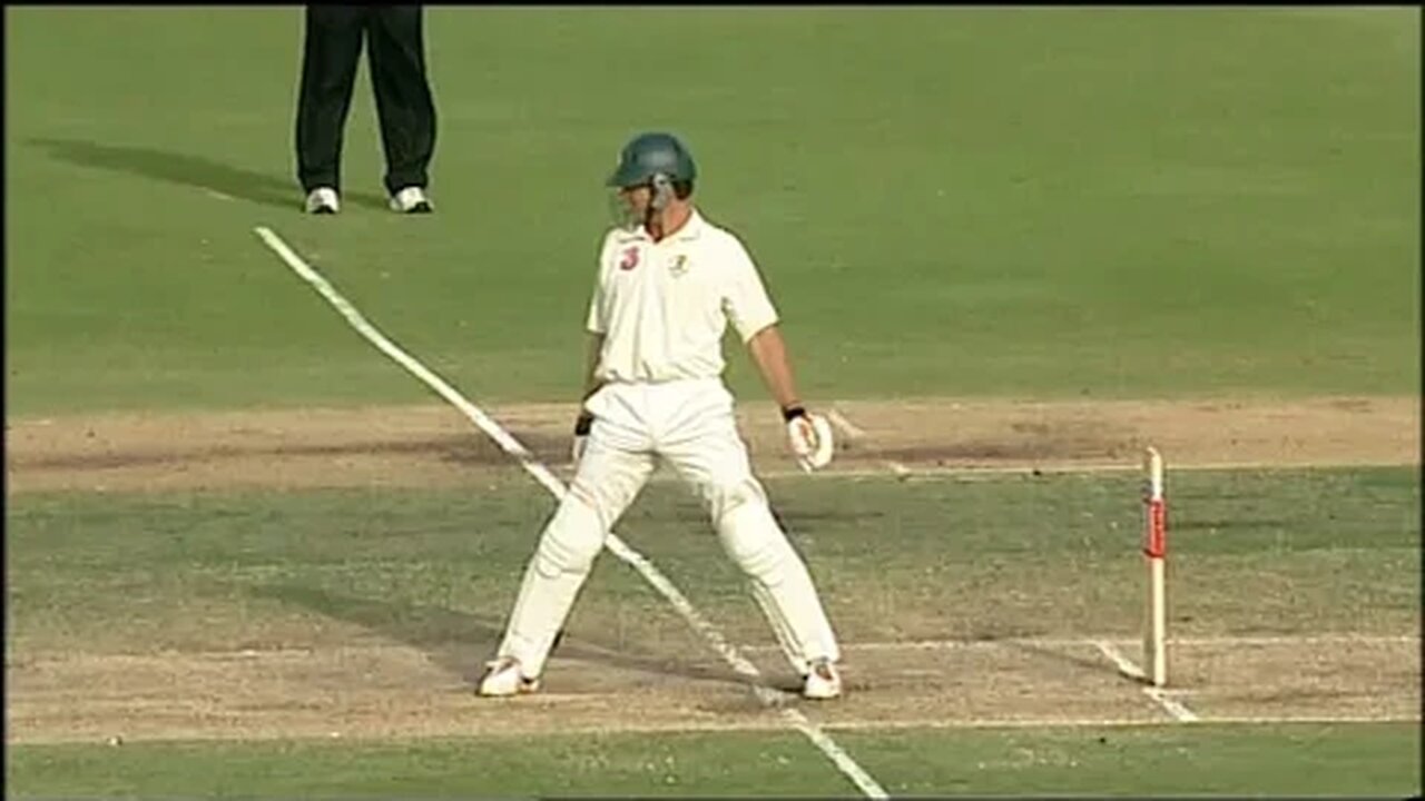 Gilchrist 102 off 59 balls || power hitting || Cricket videos