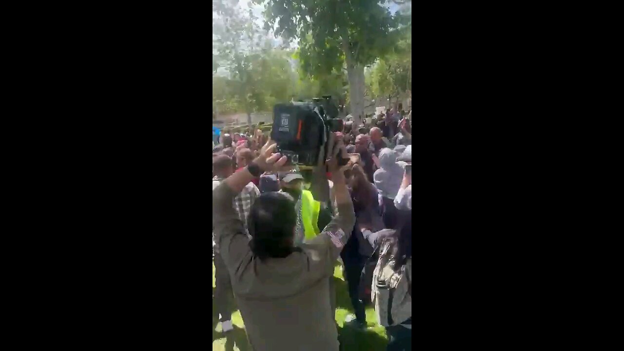 BREAKING: Protest turned violent at the University of Southern California (USC) campus.