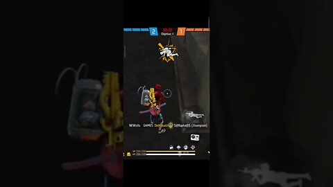 Entrei no Free Fire pra testar minha sensi e nada mudou tô peitudo 😂😂 #freefire @NEWxXxGames