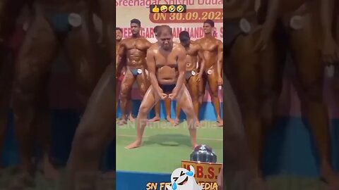 WHAT IS HE DOIN? 😩😩 #shorts #subscribe #viral #gym #weightlifting
