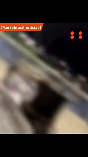 Trio é filmado fazendo sexo em grupo na praia em Fortaleza