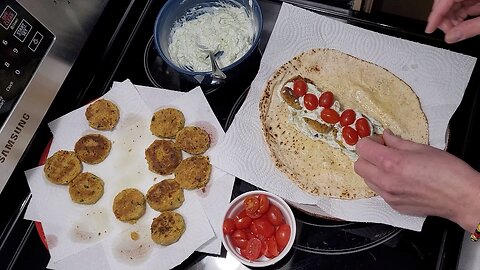 Falafel With Cucumber Sauce