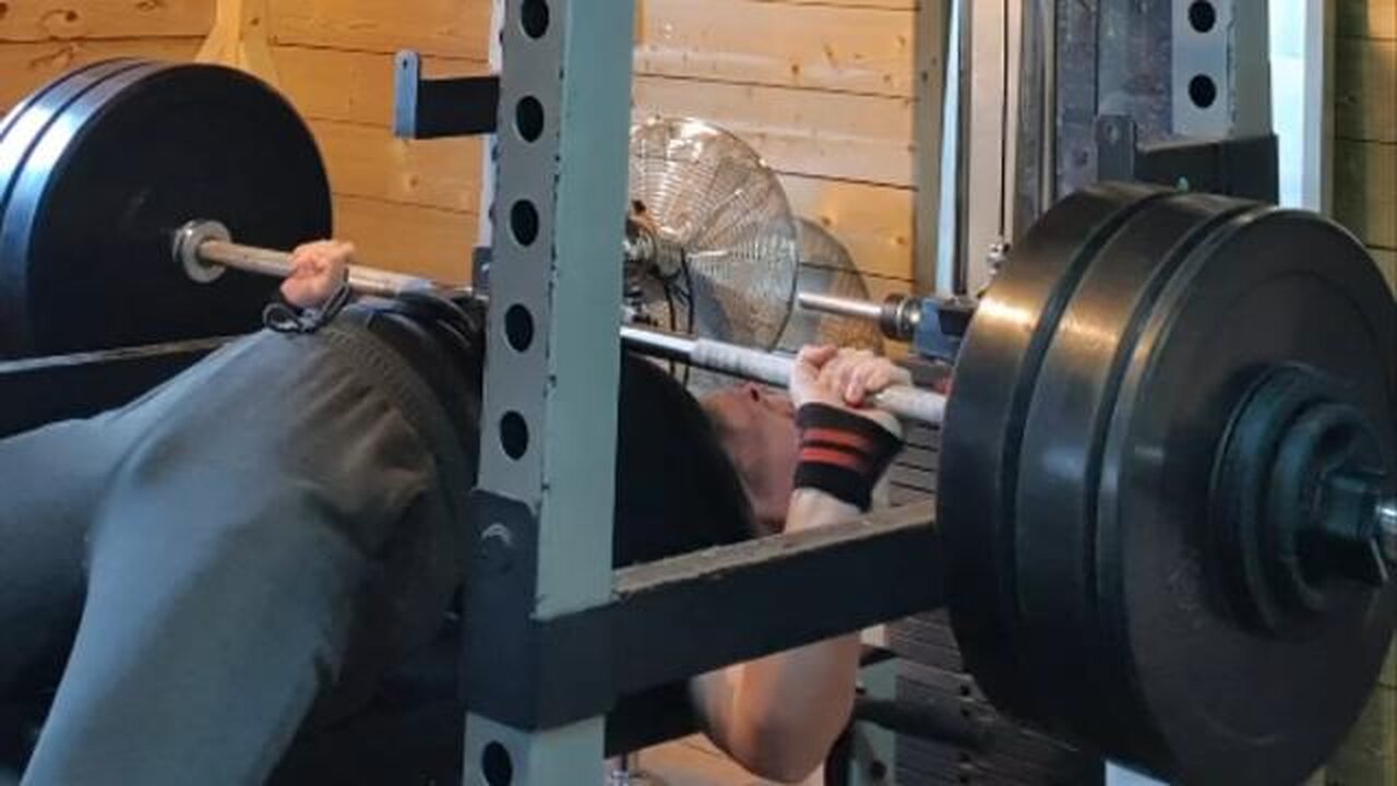 117.5 Kgs Paused Bench Press Heavy Single.